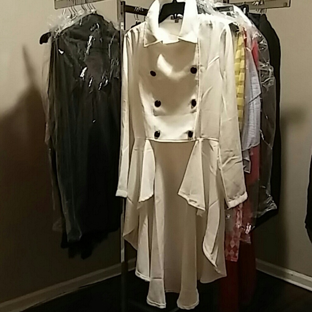 White double breast jacket/ black buttons